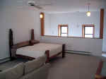bedroom.jpg (283580 bytes)